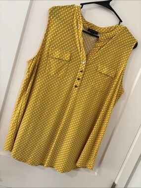 Ava & Grace Yellow Dot-Print Sleeveless Blouse